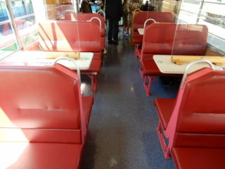 お座トロ展望列車